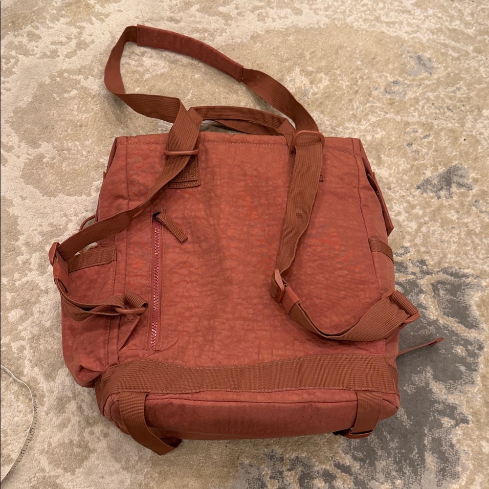 Tommy Bahama Dark Dusty Pink
Terracotta Convertible Backpack Laptop
Bag - Picture 4 of 12